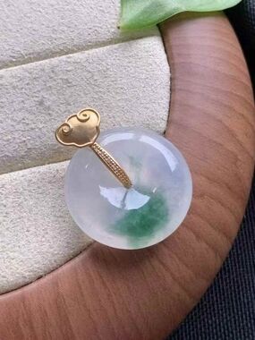 18k Gold Bail,Natural Floating Flower Jadeite Buckle Pendant Cerified Tpye A